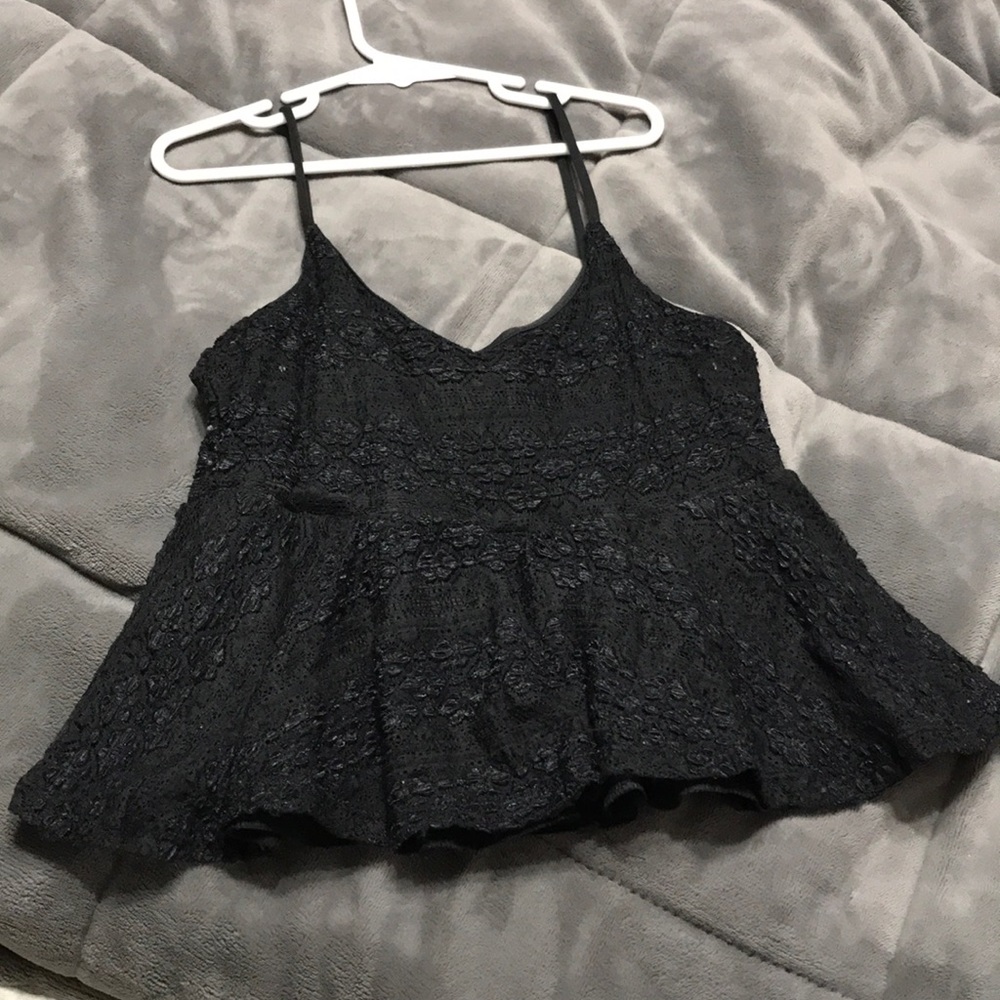 Black flowy cropped tank